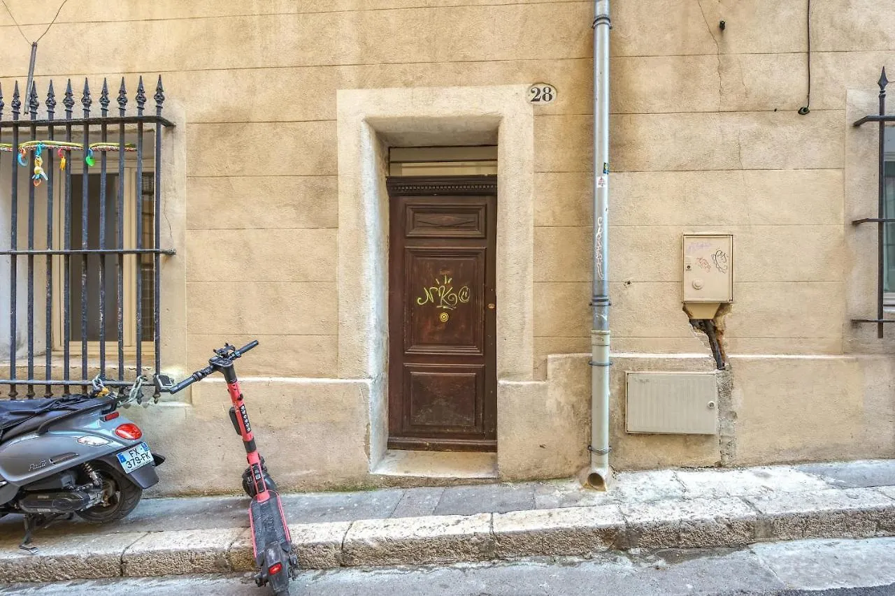 Appartement Panier Caylus - Welkeys Marseille France