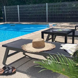 https://pavillon-de-letang.hotels-rhonealpes.com